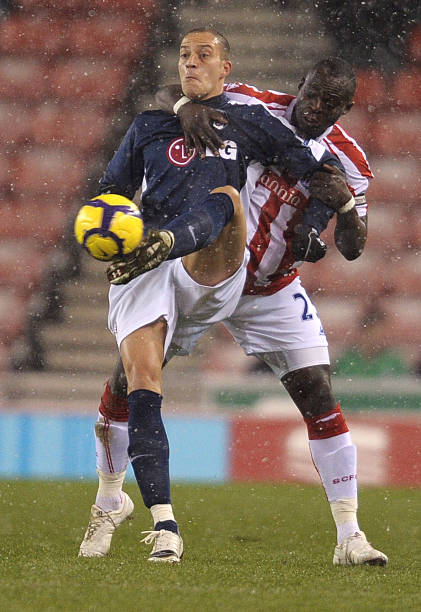 他并未因小 他并未因小